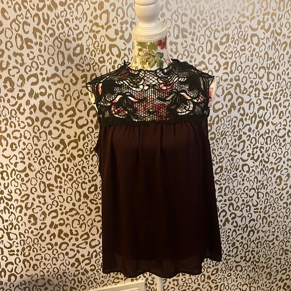 Soho by NY&Co black and burgundy sleeveless blouse!